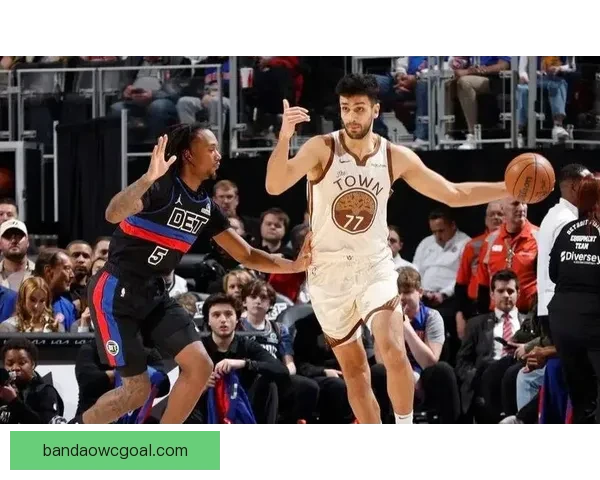 勇士25次失误惨败活塞追梦零分意外撞到女球迷波尔津吉斯伤退得5分